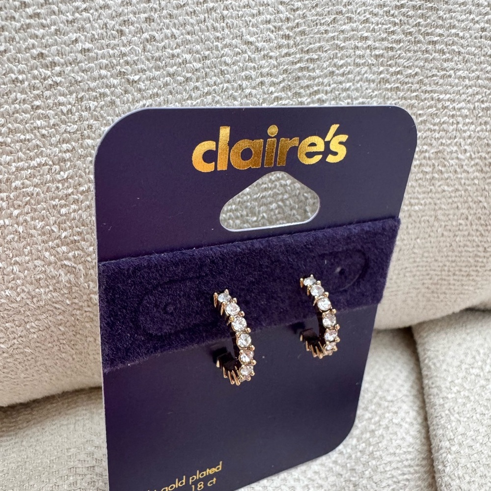Claire’s 18kt gold plated earrins